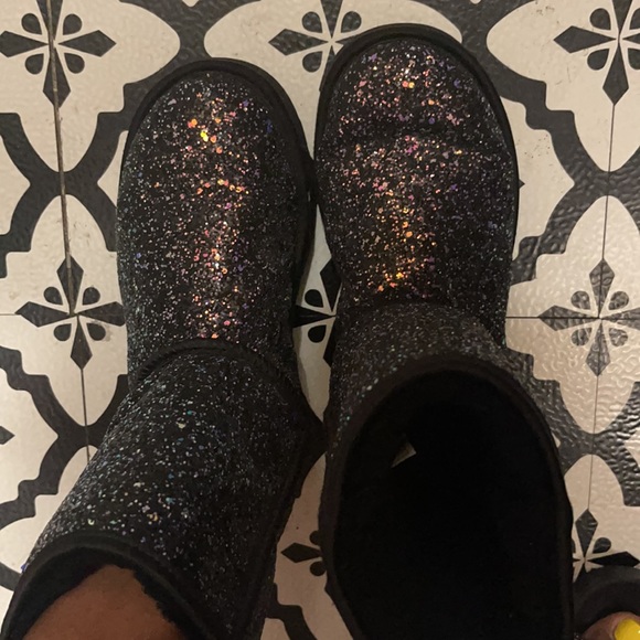 Womens Glitter Uggs - Picture 3 of 6